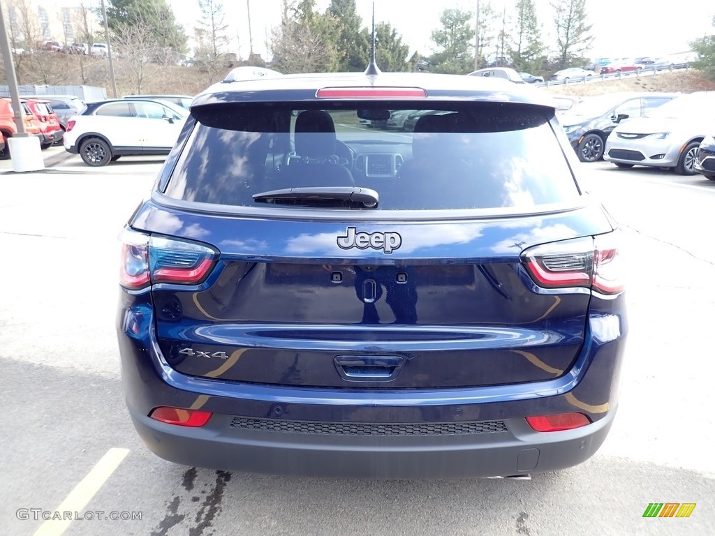 2020 Compass Limted 4x4 - Jazz Blue Pearl / Black photo #4