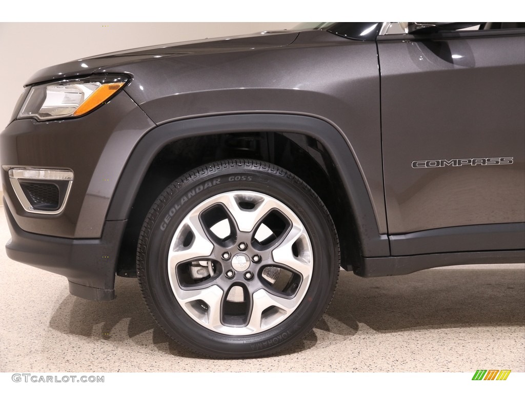 2020 Compass Limted 4x4 - Granite Crystal Metallic / Black photo #24