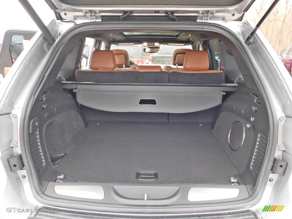 2020 Jeep Grand Cherokee Summit 4x4 Trunk Photo #137569807