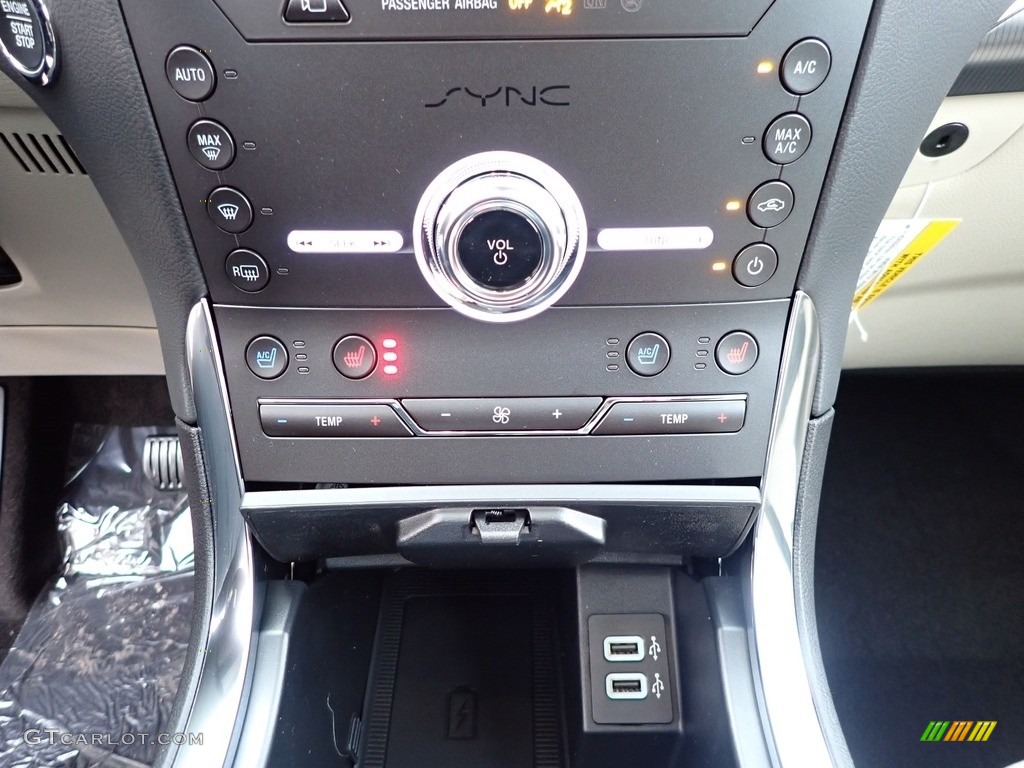 2020 Edge Titanium AWD - Burgundy Velvet Metallic Tinted / Soft Ceramic photo #19