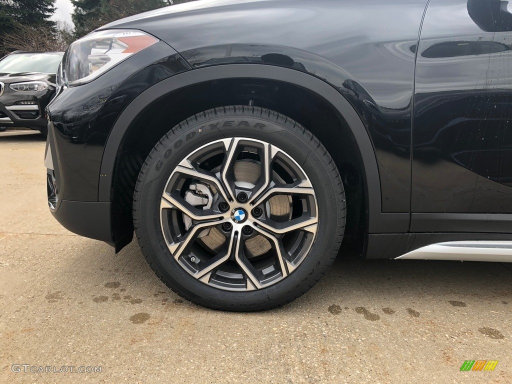 2020 X1 xDrive28i - Jet Black / Black photo #5