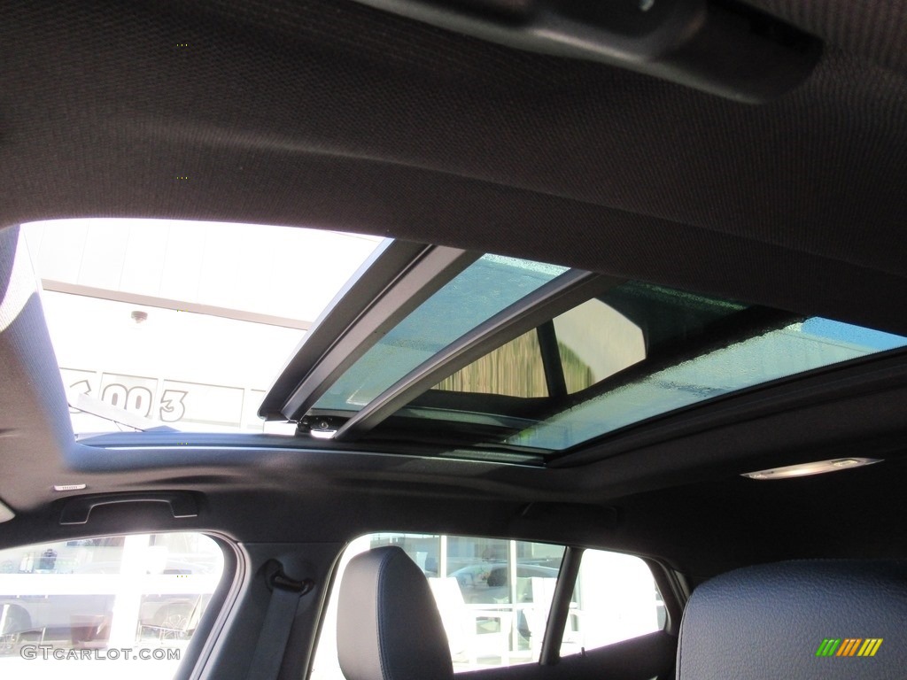 2019 X2 sDrive28i - Glacier Silver Metallic / Black photo #11
