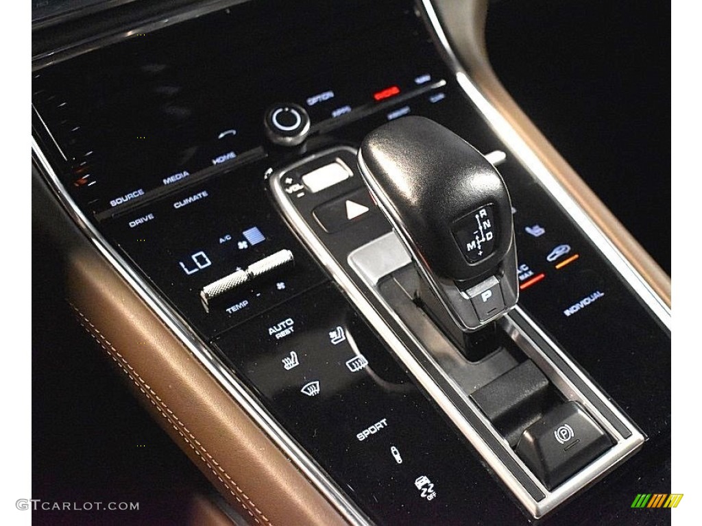 2017 Porsche Panamera 4S Transmission Photos