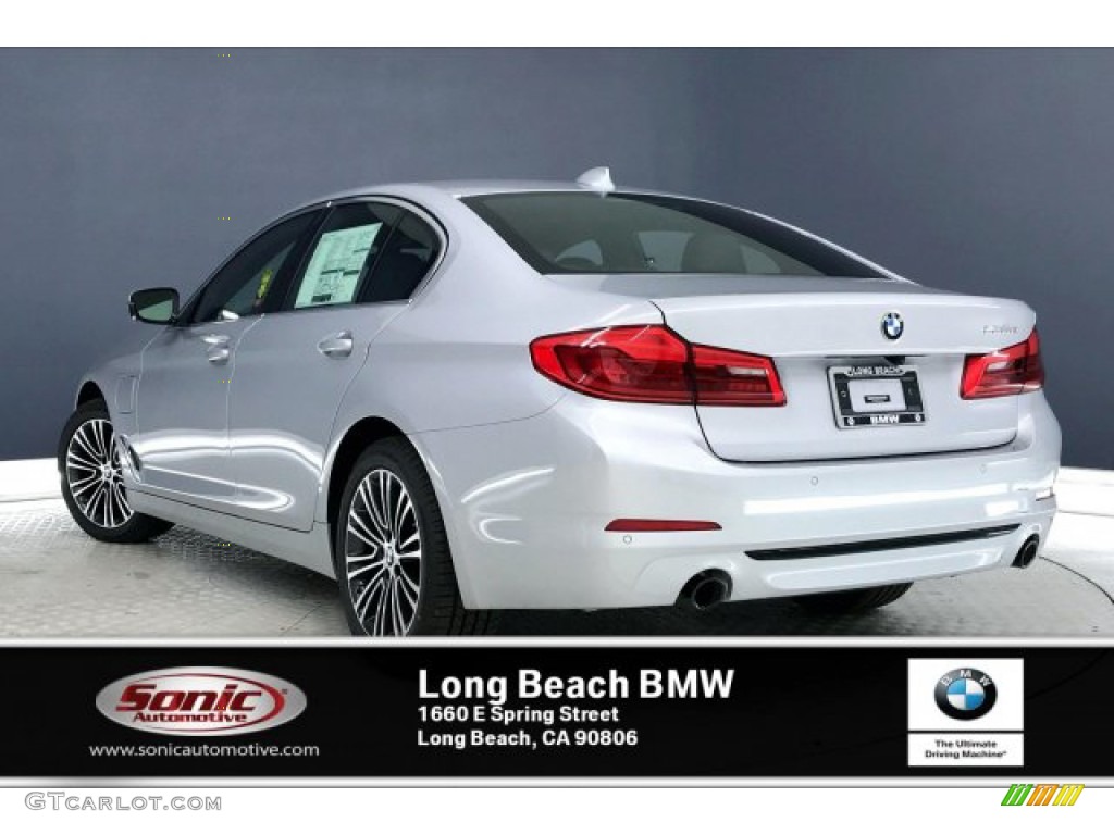 2020 5 Series 530e Sedan - Glacier Silver Metallic / Black photo #2