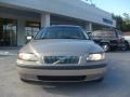 Ash Gold Metallic - V70 2.4 Photo No. 2