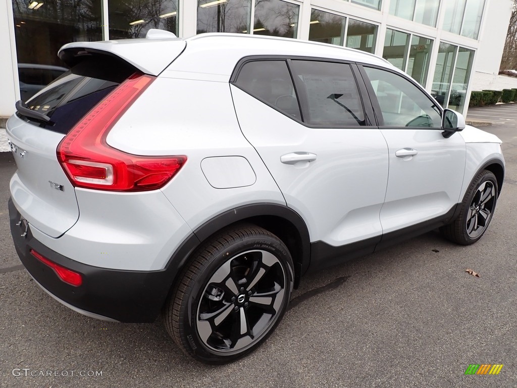 2020 XC40 T5 Momentum AWD - Glacier Silver Metallic / Charcoal photo #2