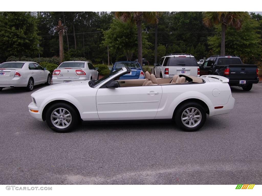 2006 Mustang V6 Deluxe Convertible - Performance White / Light Parchment photo #4