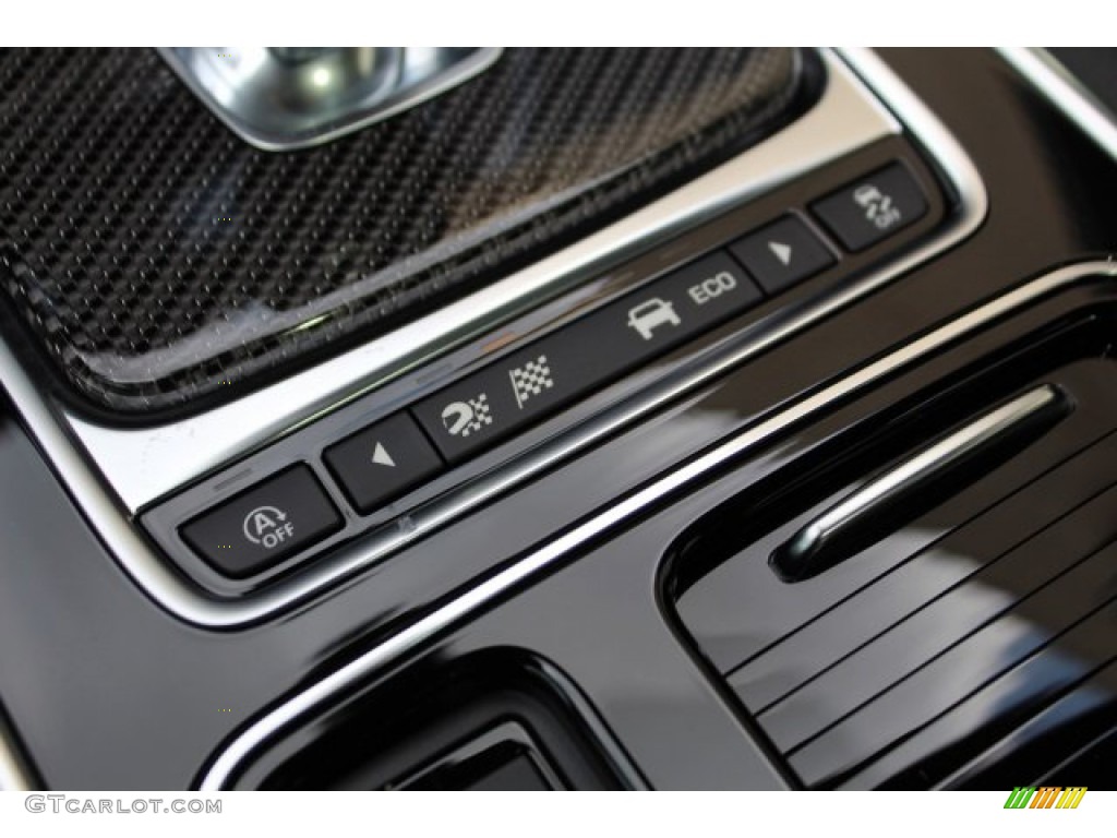 2019 Jaguar XE SV Project 8 Controls Photo #137634707