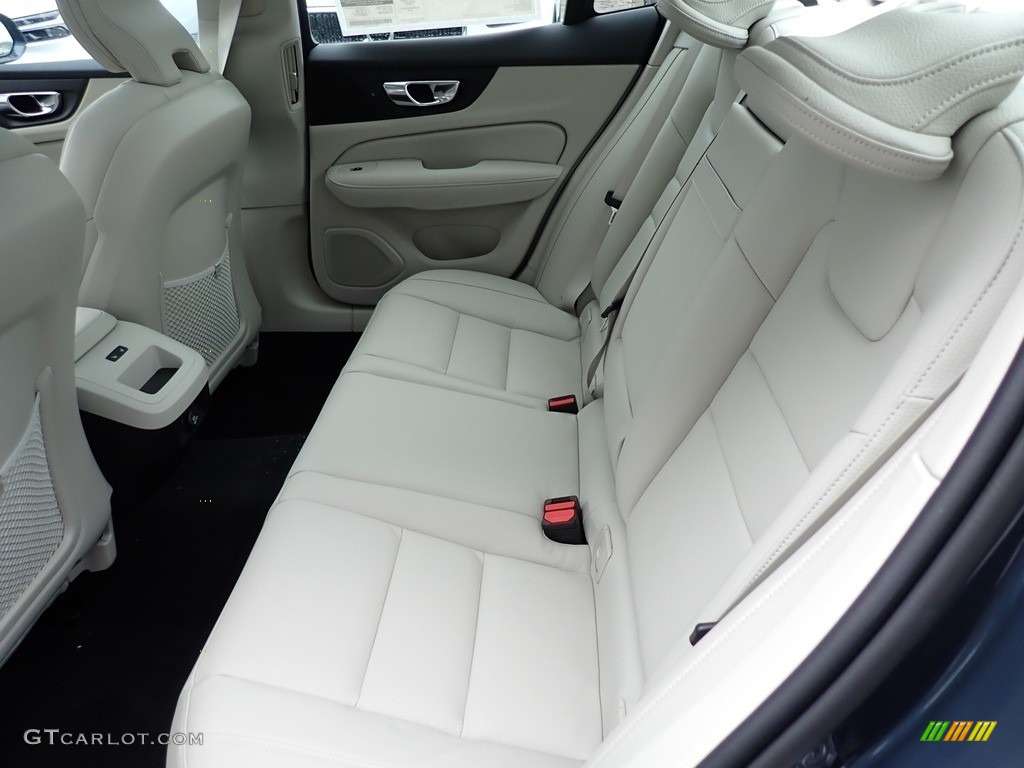2020 Volvo S60 T6 AWD Momentum Rear Seat Photo #137634761