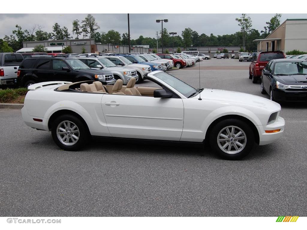 2006 Mustang V6 Deluxe Convertible - Performance White / Light Parchment photo #15