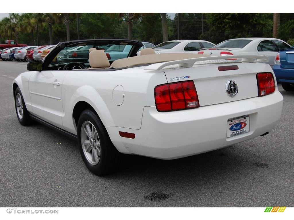 2006 Mustang V6 Deluxe Convertible - Performance White / Light Parchment photo #18