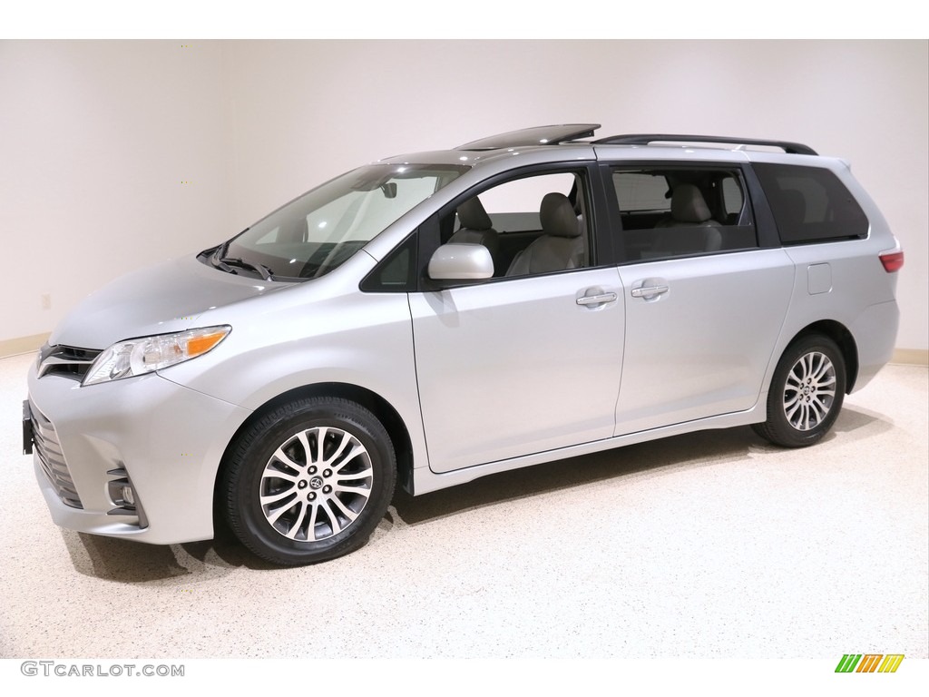 2020 Sienna XLE - Celestial Silver Metallic / Ash photo #3
