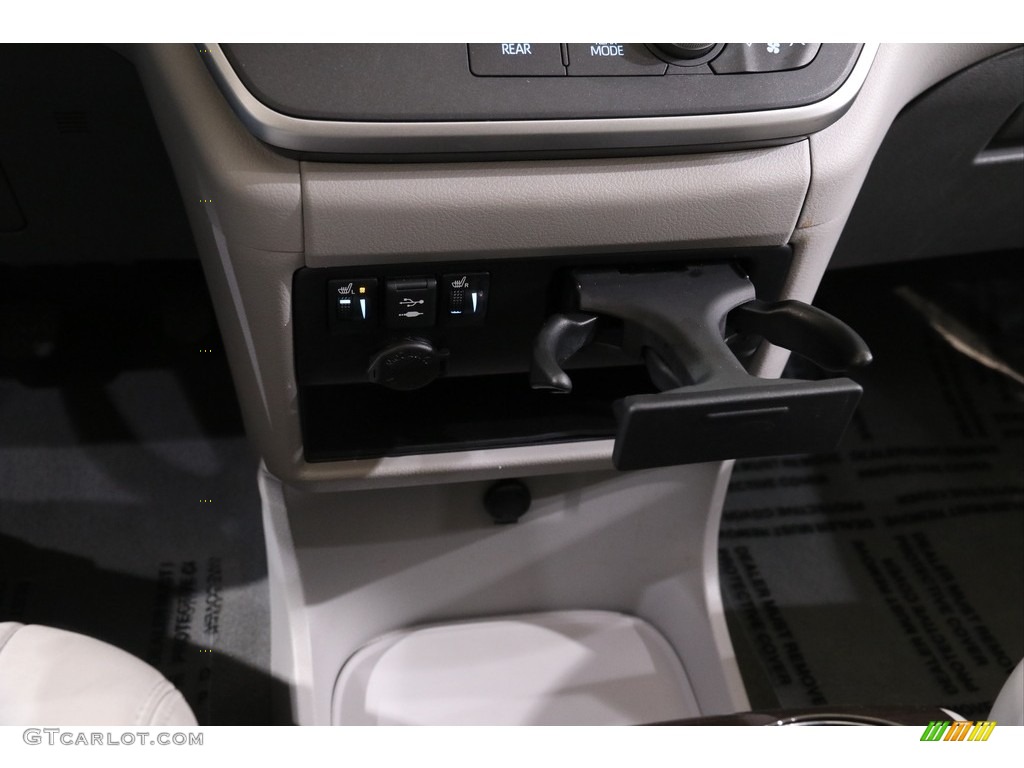 2020 Sienna XLE - Celestial Silver Metallic / Ash photo #11