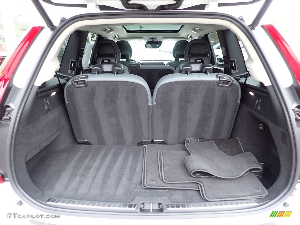2020 Volvo XC90 T6 AWD Momentum Trunk Photos