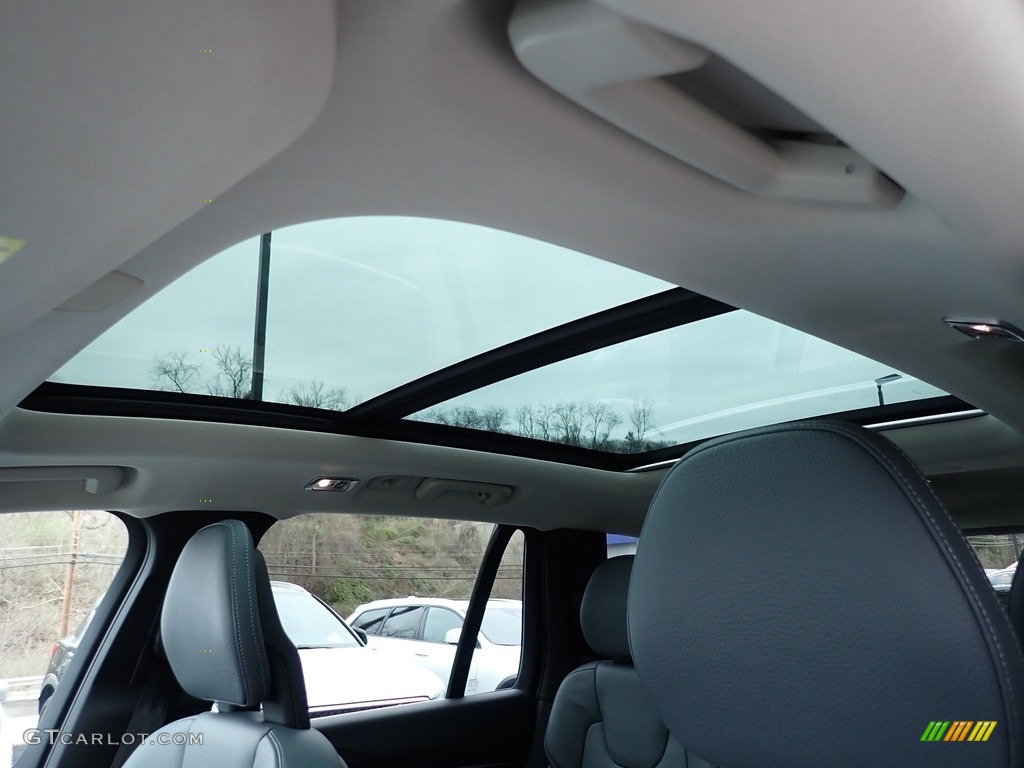 2020 Volvo XC90 T6 AWD Momentum Sunroof Photo #137647049