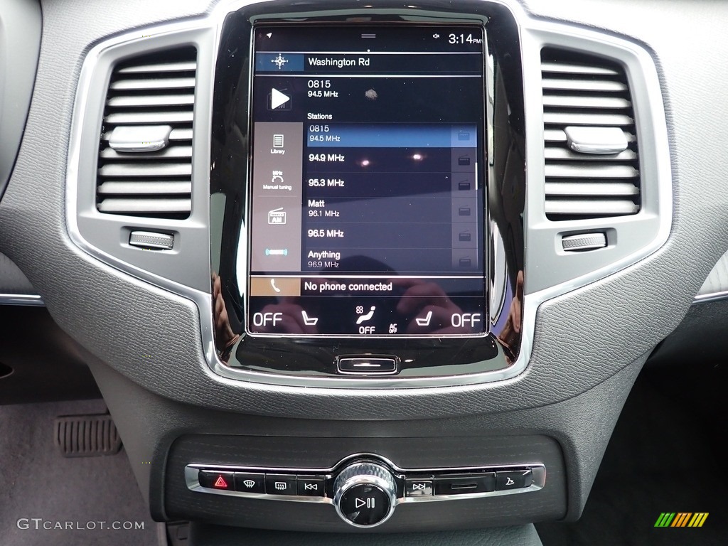 2020 Volvo XC90 T6 AWD Momentum Controls Photo #137647157