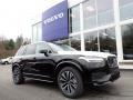 Front 3/4 View of 2020 XC90 T5 AWD Momentum