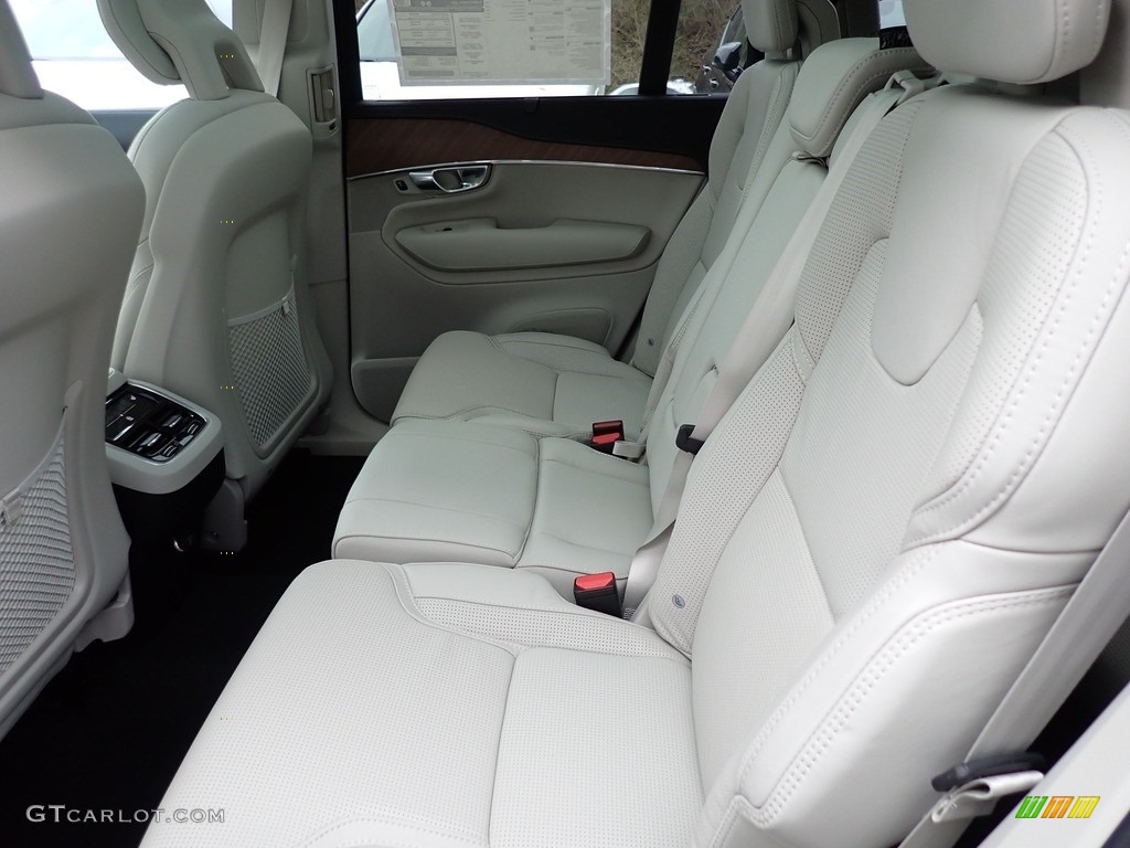 2020 Volvo XC90 T6 AWD Inscription Rear Seat Photo #137648375