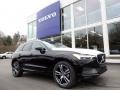 Front 3/4 View of 2020 XC60 T5 AWD Momentum
