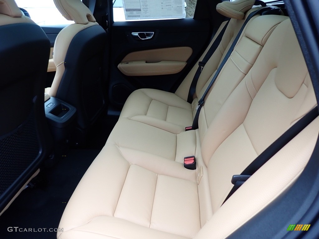 Blonde Interior 2020 Volvo XC60 T5 AWD Momentum Photo #137648465