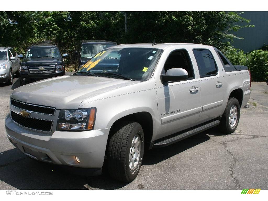 Silver Birch Metallic Chevrolet Avalanche