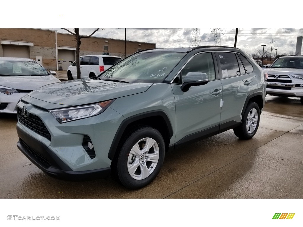 2020 Lunar Rock Toyota RAV4 XLE AWD 137670764 Car