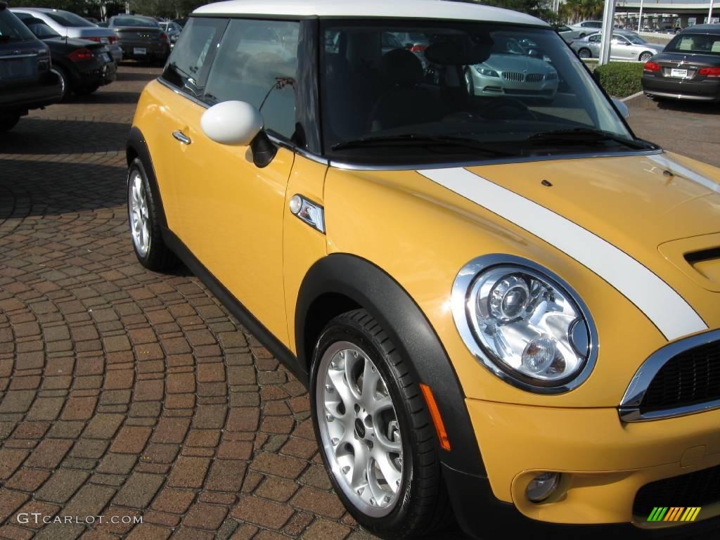 2009 Cooper S Hardtop - Mellow Yellow / Black/Grey photo #10