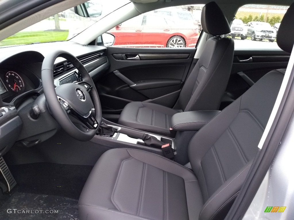 2020 Volkswagen Passat R-Line Front Seat Photos