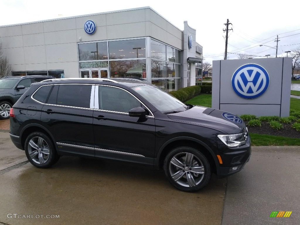 Deep Black Pearl 2020 Volkswagen Tiguan SEL 4MOTION Exterior Photo #137781228
