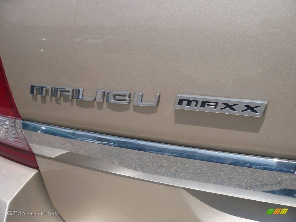 2005 Malibu Maxx LT Wagon - Light Driftwood Metallic / Neutral Beige photo #12