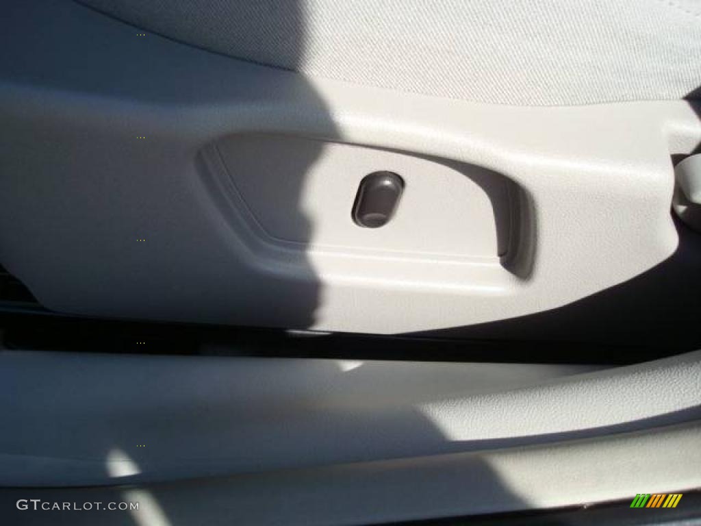 2006 Malibu LS Sedan - Silverstone Metallic / Titanium Gray photo #15