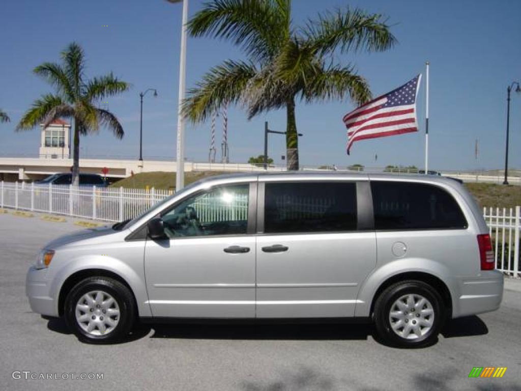 Bright Silver Metallic 2008 Chrysler Town & Country LX Exterior Photo #1378231
