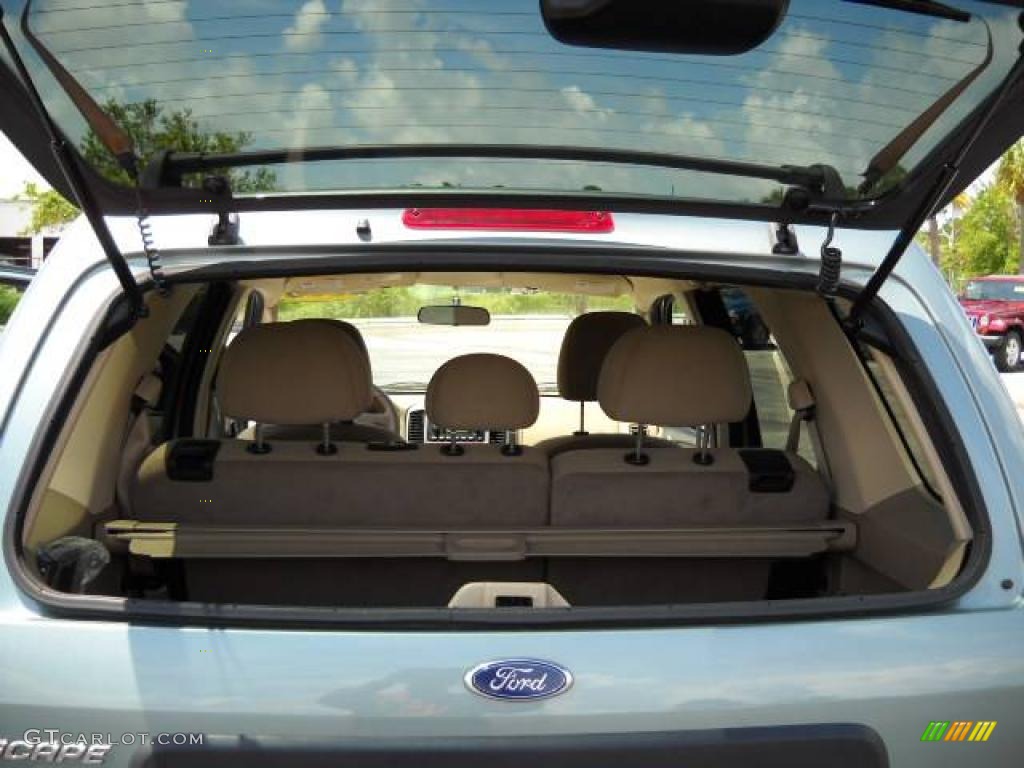 2005 Escape XLT V6 - Titanium Green Metallic / Medium/Dark Pebble Beige photo #16
