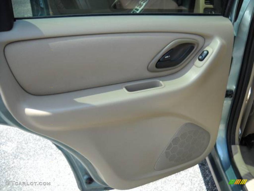 2005 Escape XLT V6 - Titanium Green Metallic / Medium/Dark Pebble Beige photo #21