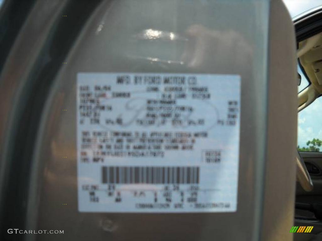 2005 Escape XLT V6 - Titanium Green Metallic / Medium/Dark Pebble Beige photo #31