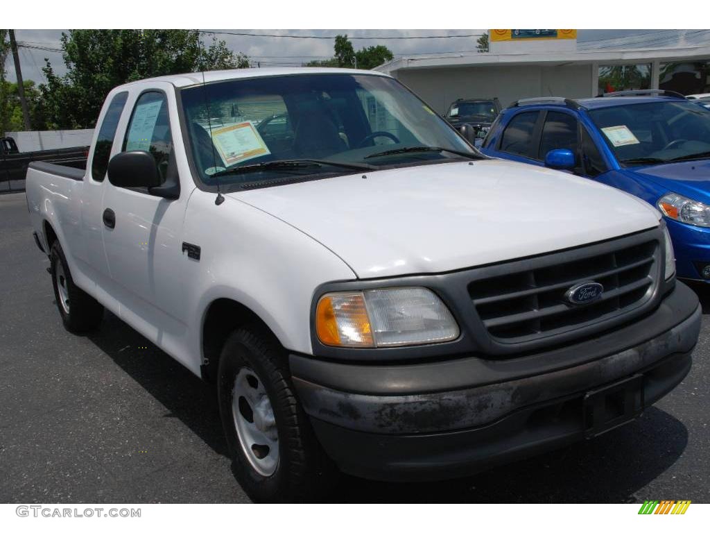 2001 F150 XL SuperCab - Oxford White / Medium Graphite photo #3