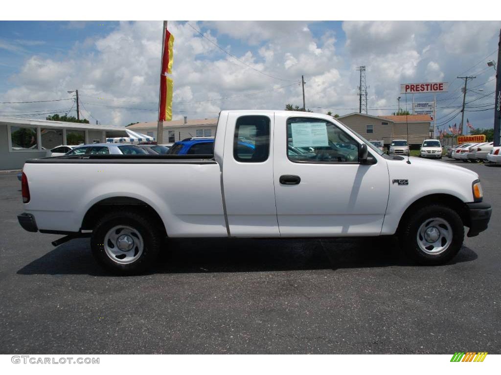 2001 F150 XL SuperCab - Oxford White / Medium Graphite photo #8