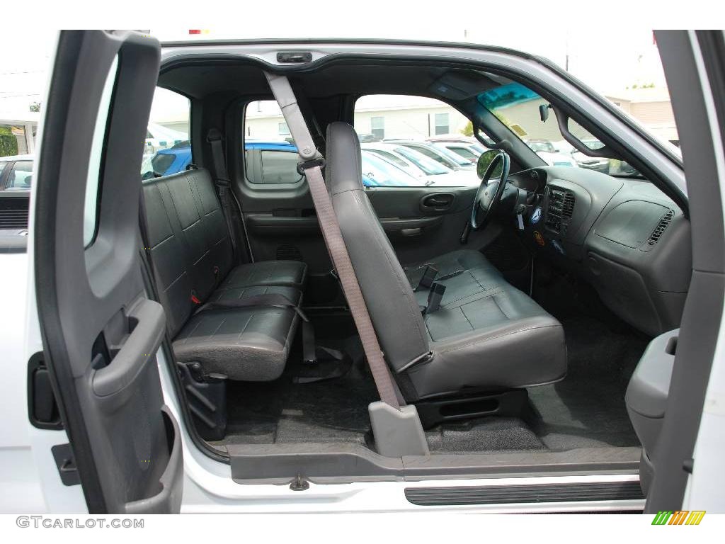 2001 F150 XL SuperCab - Oxford White / Medium Graphite photo #20