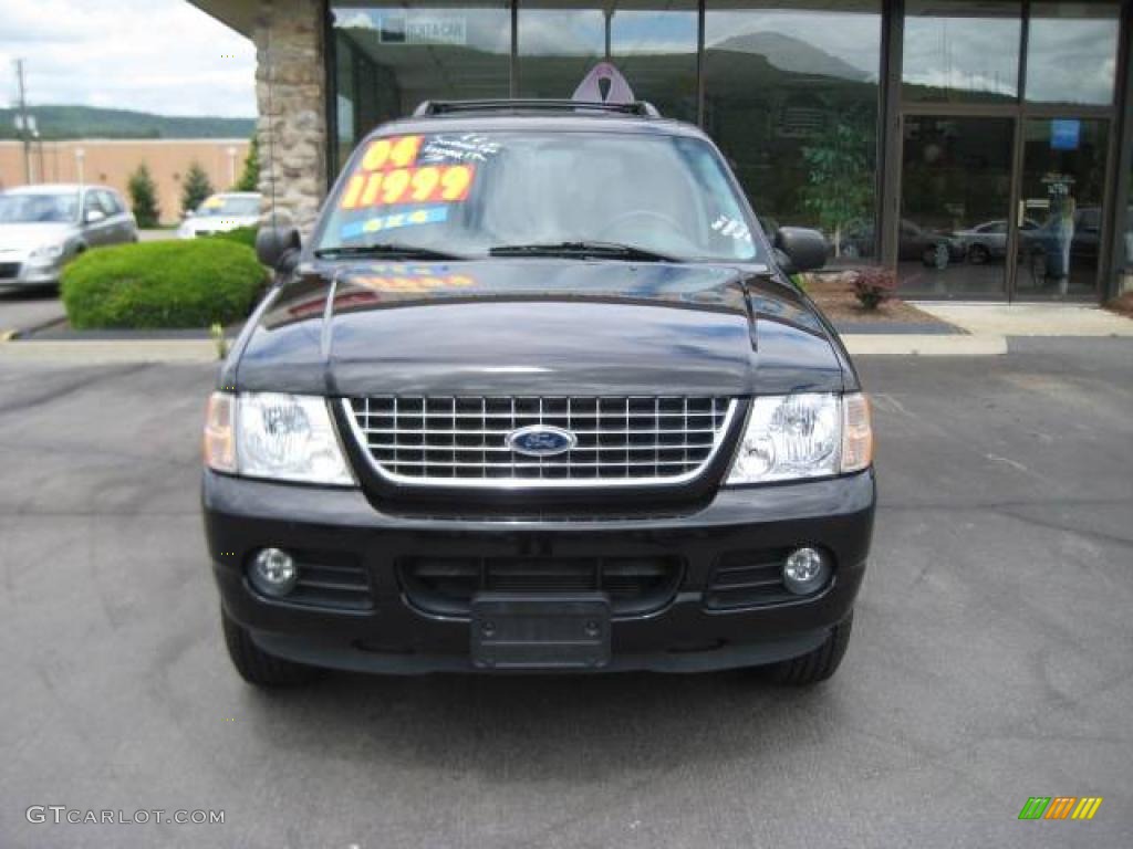 2004 Explorer XLT 4x4 - Black / Graphite photo #2