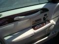 Light French Silk Metallic - Town Car Signature Limited Photo No. 11