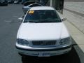 White - S40 1.9T Photo No. 2