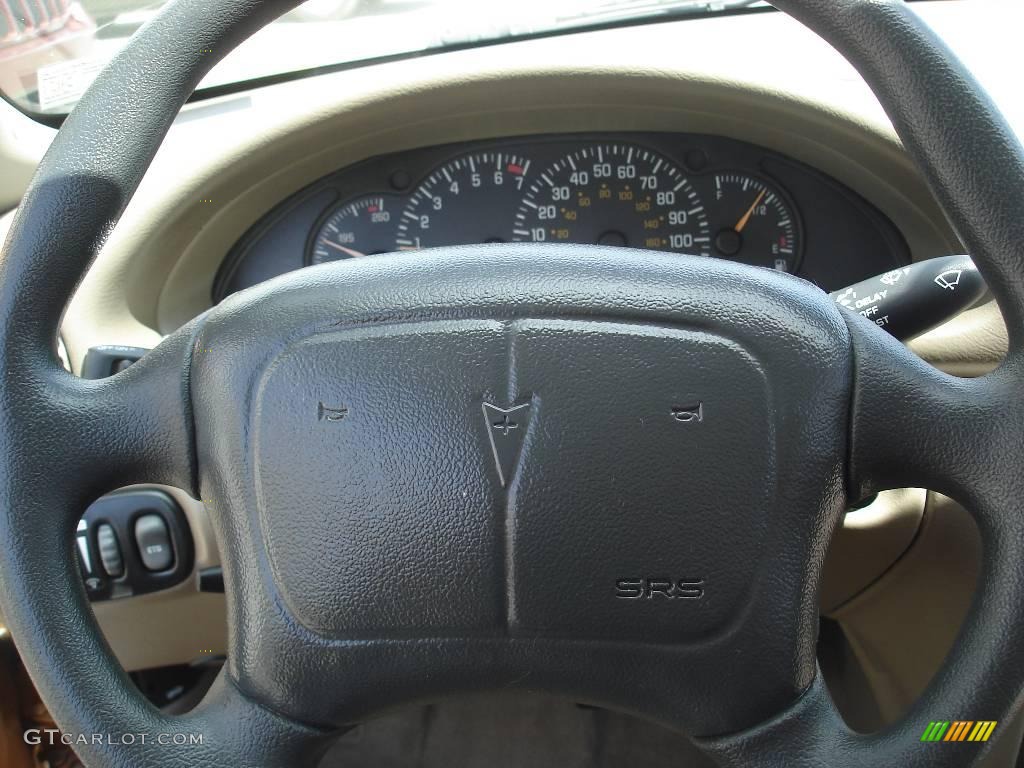 2002 Sunfire SE Coupe - Mayan Gold / Graphite photo #24