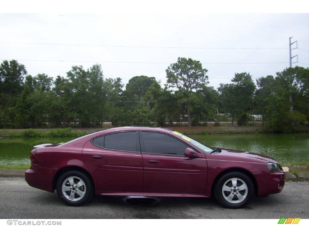 2005 Grand Prix GT Sedan - Sport Red Metallic / Dark Pewter photo #1