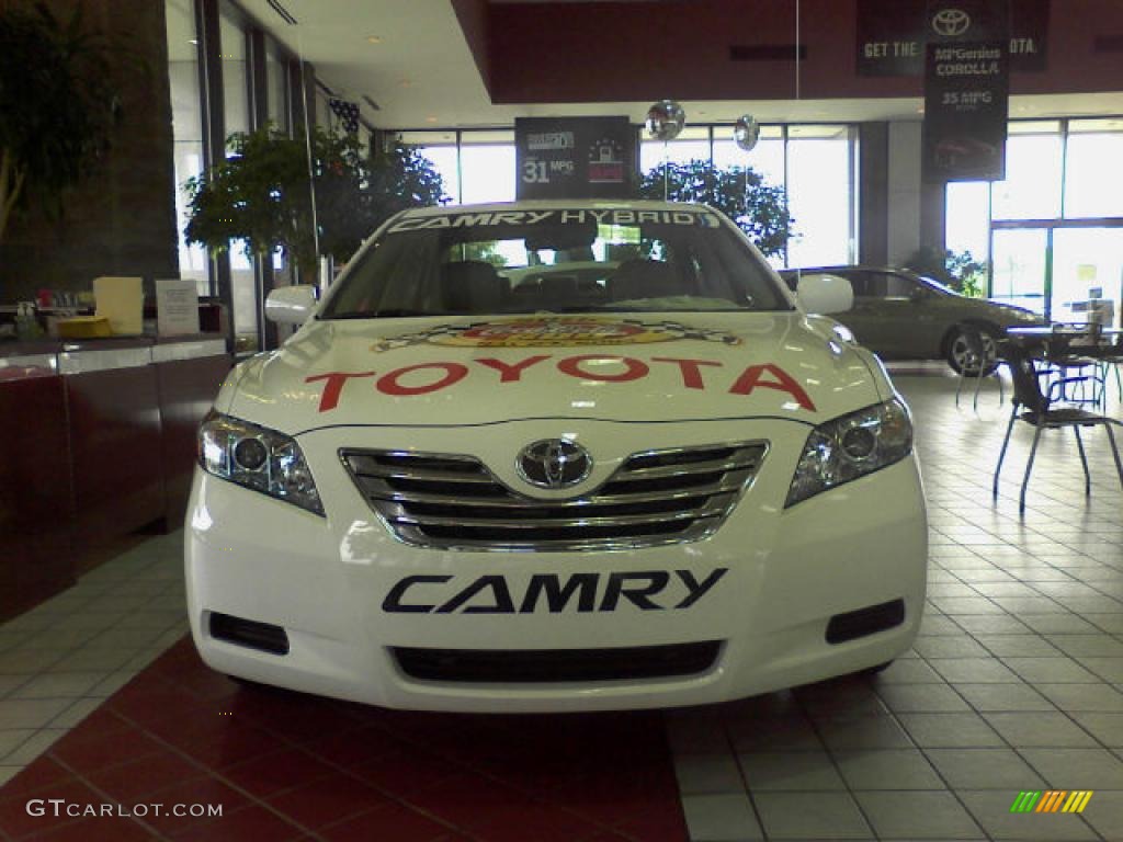 2009 Camry Hybrid - Super White / Ash photo #2