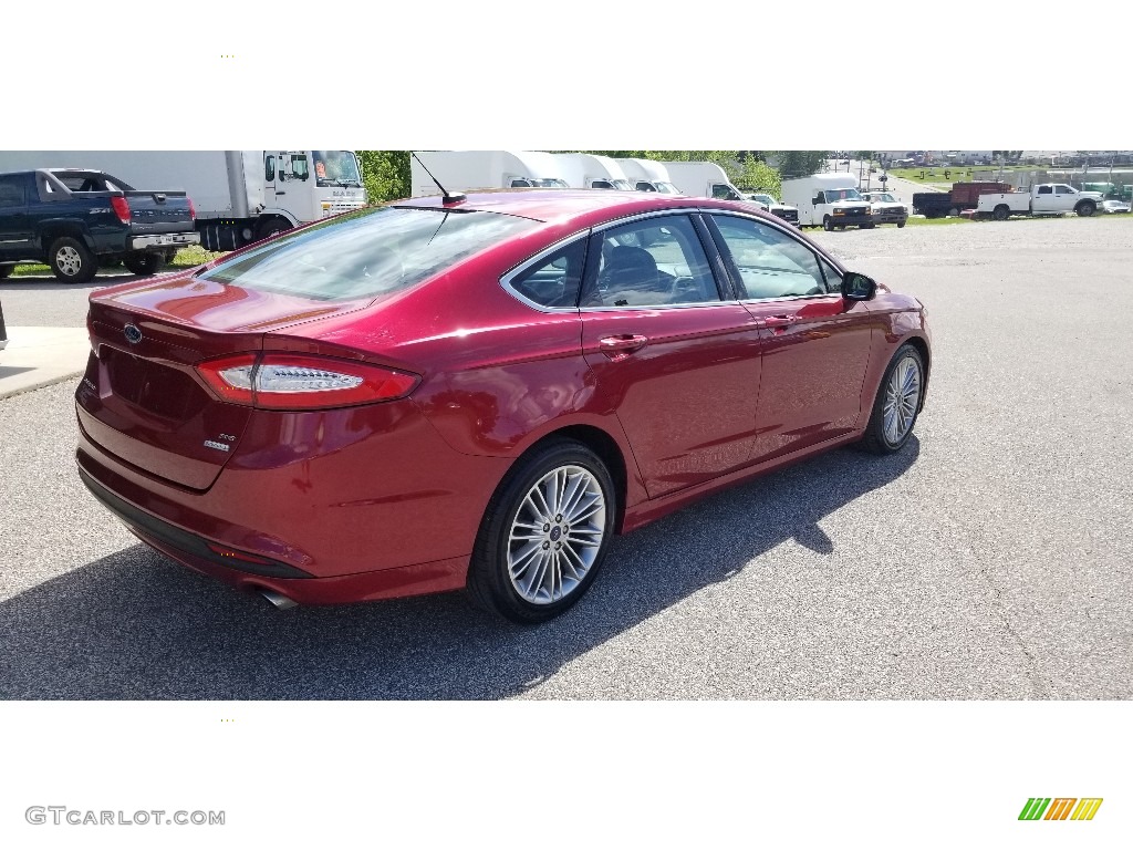 2015 Fusion SE - Ruby Red Metallic / Charcoal Black photo #9