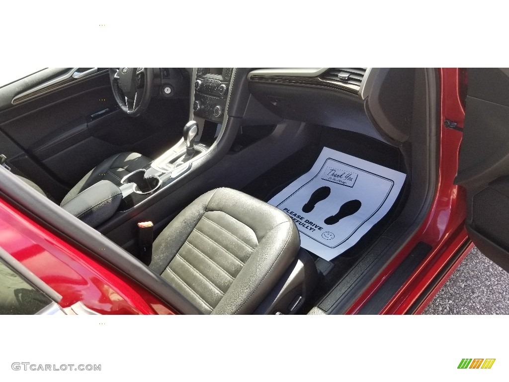 2015 Fusion SE - Ruby Red Metallic / Charcoal Black photo #19