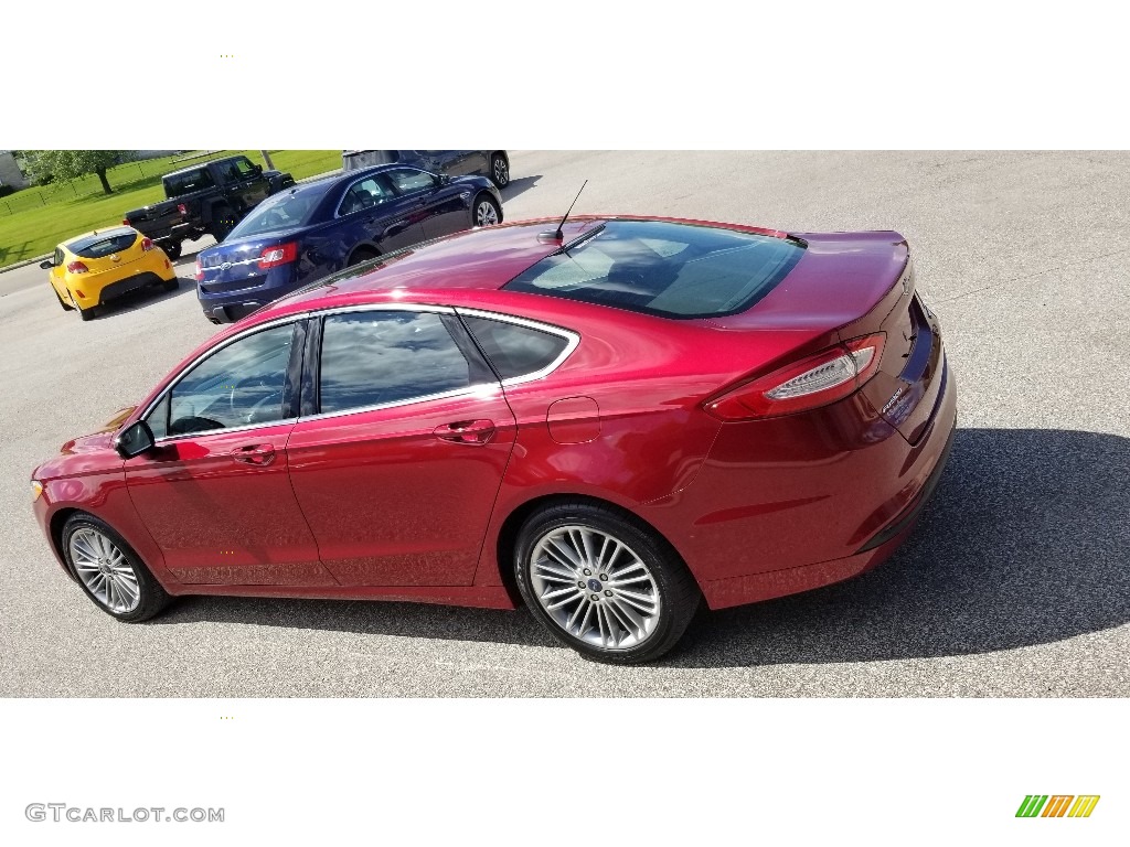 2015 Fusion SE - Ruby Red Metallic / Charcoal Black photo #23