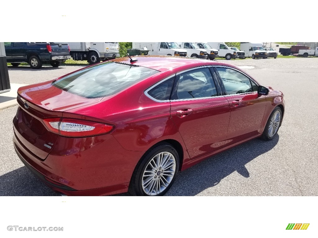 2015 Fusion SE - Ruby Red Metallic / Charcoal Black photo #24