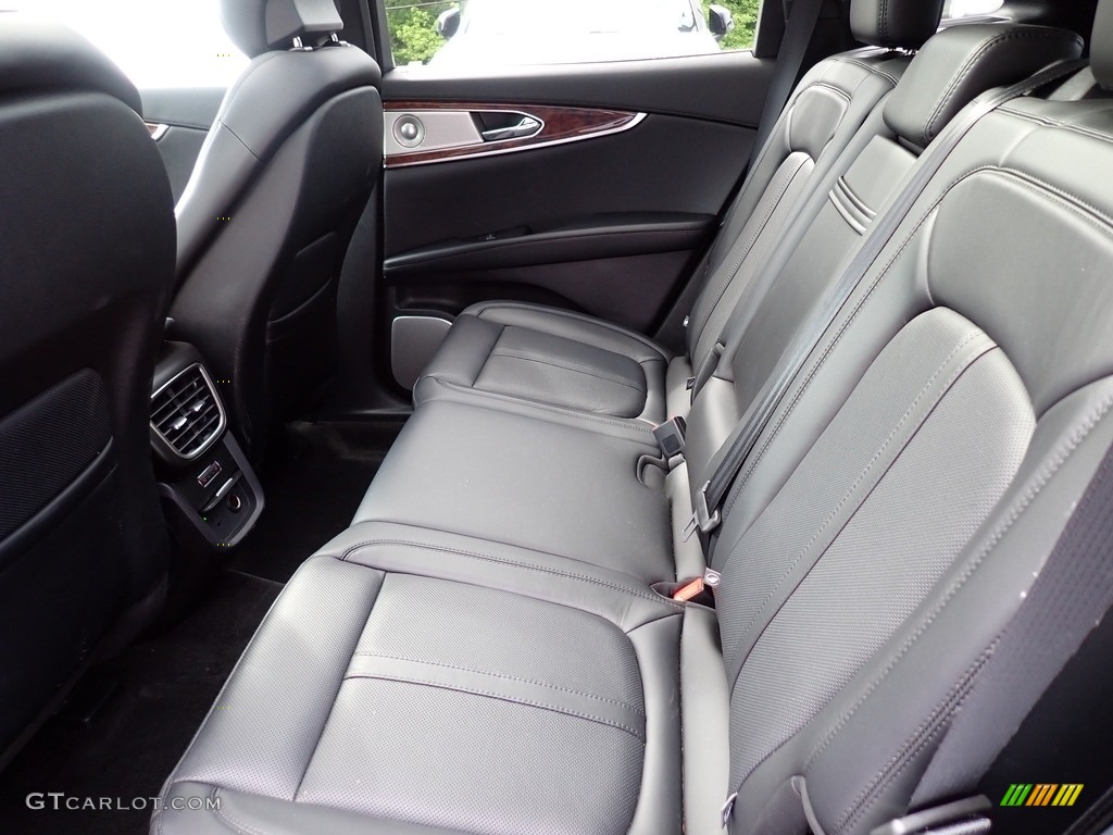 Ebony Interior 2019 Lincoln Nautilus Reserve AWD Photo #138183045
