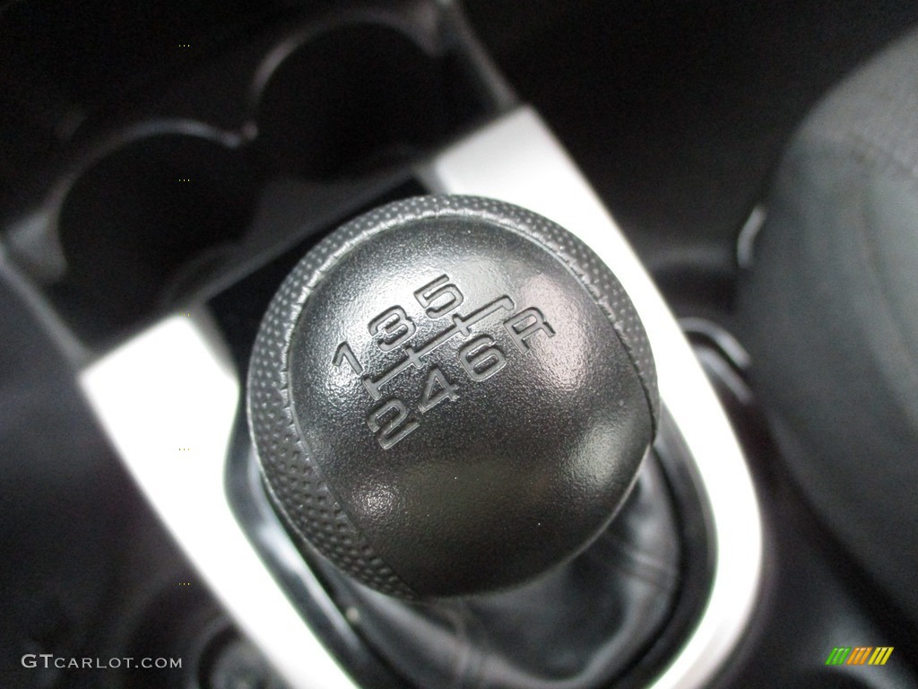 2017 Honda Fit LX 6 Speed Manual Transmission Photo #138191028
